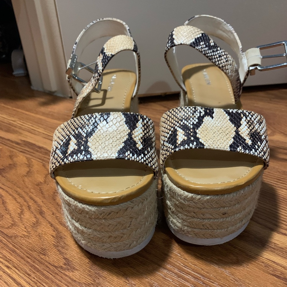 Gianni Bini Wedges, Snake Print, Size 8 - image 2